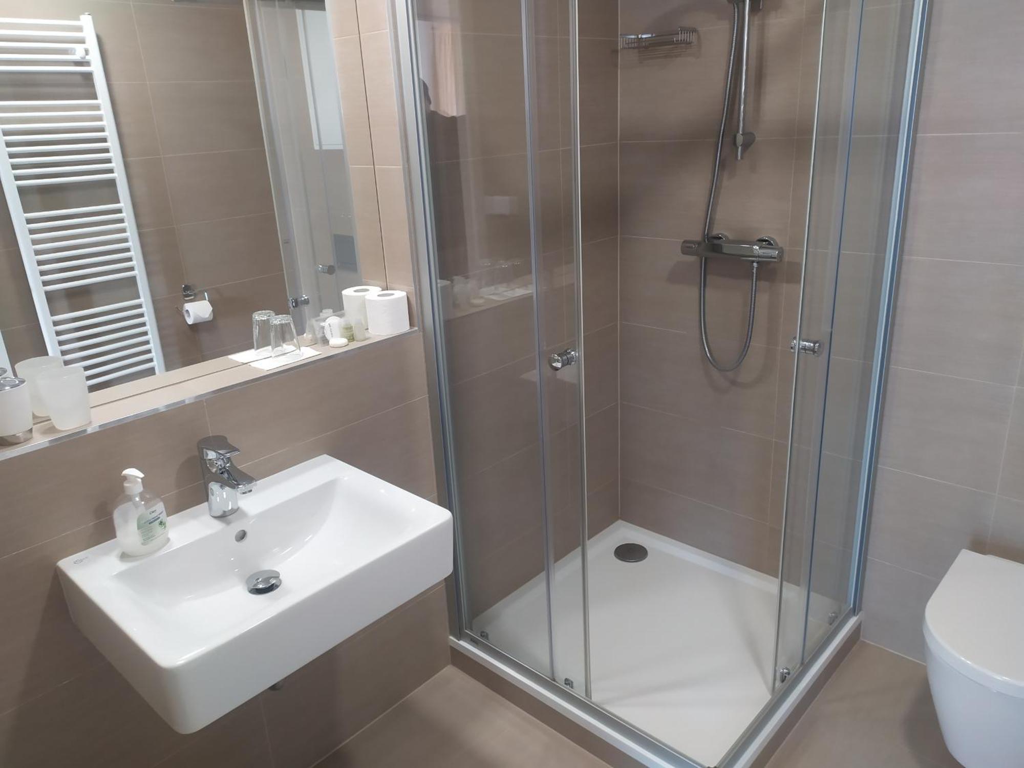 Hradec Králové Gonda Apartments מראה חיצוני תמונה