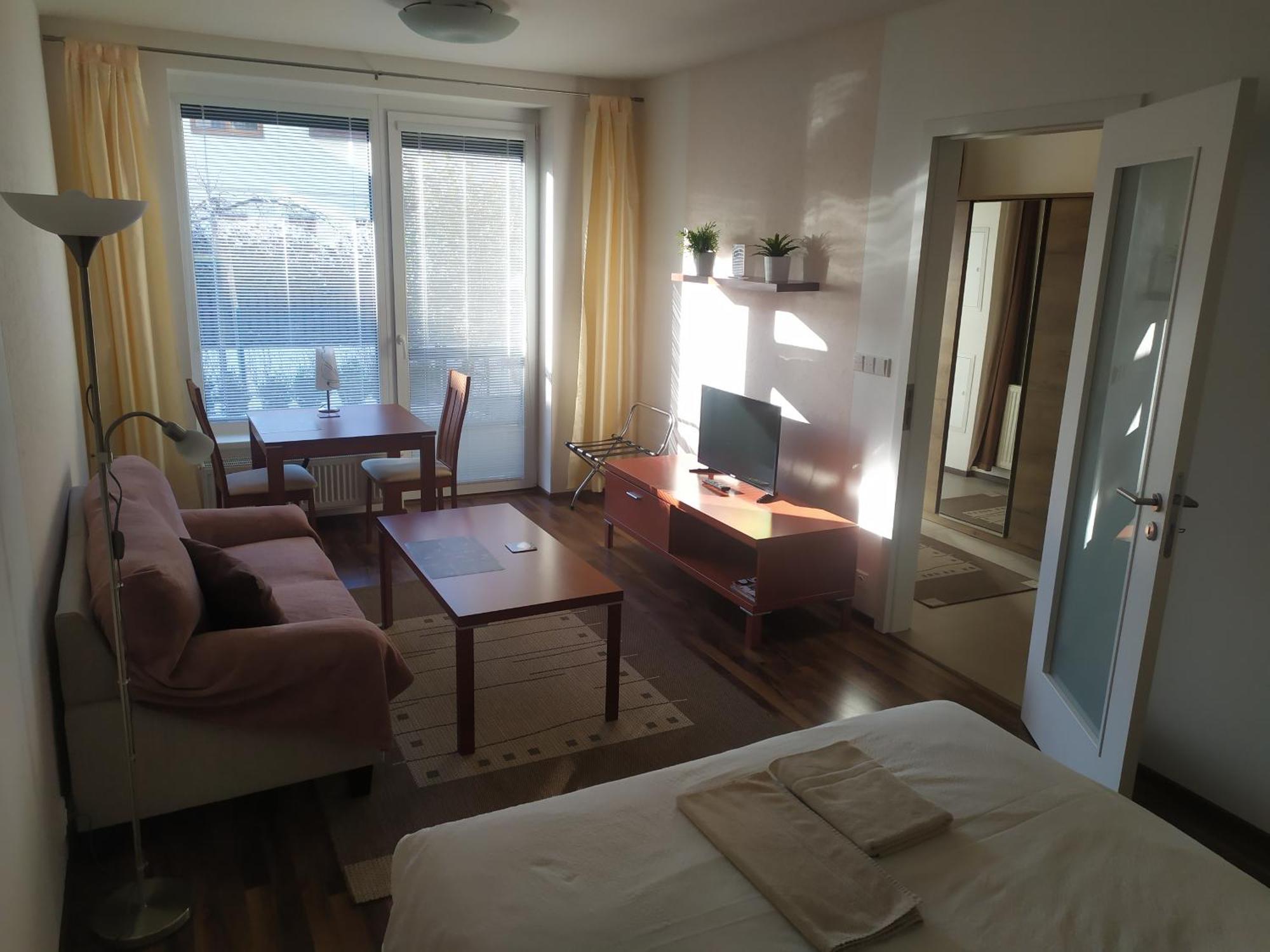 Hradec Králové Gonda Apartments מראה חיצוני תמונה