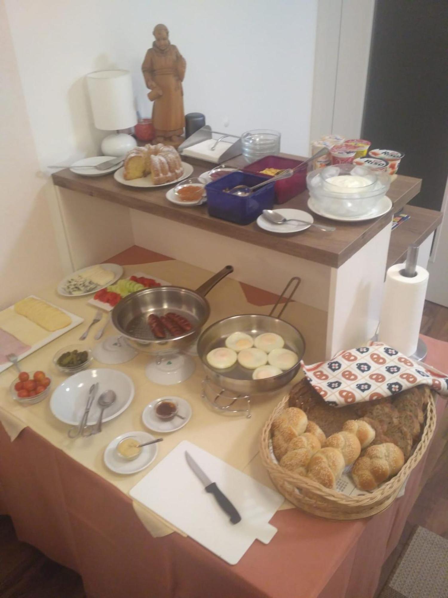 Hradec Králové Gonda Apartments מראה חיצוני תמונה