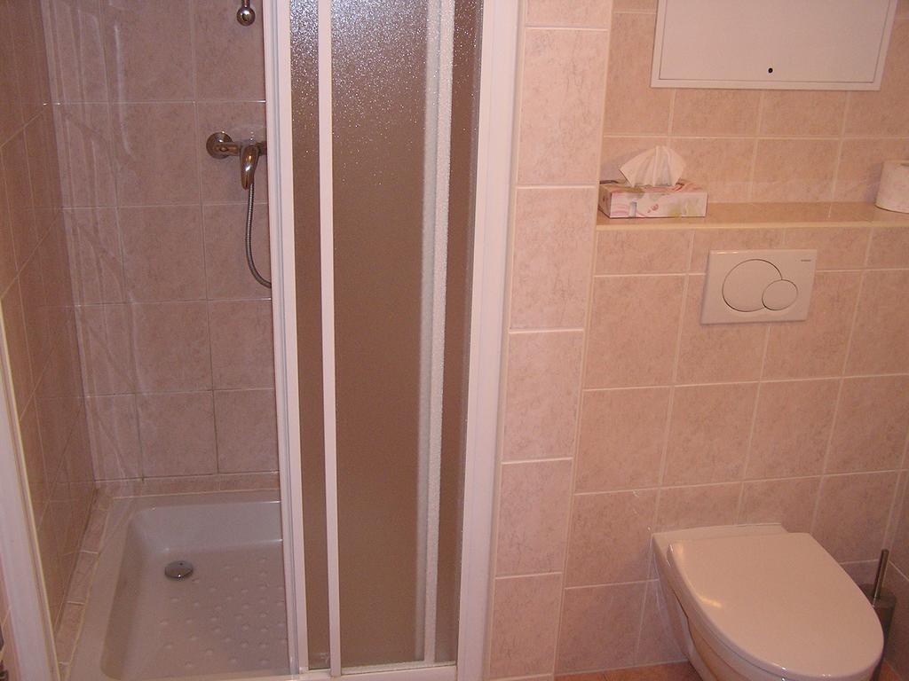 Hradec Králové Gonda Apartments מראה חיצוני תמונה